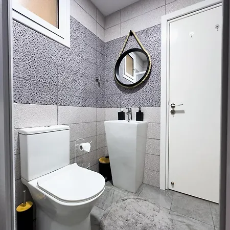 Nomad's Nest - Quiet Flat With Terrace דירה איה נאפה