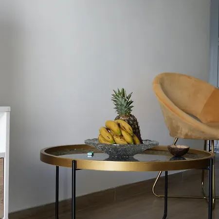 Nomad's Nest - Quiet Flat With Terrace